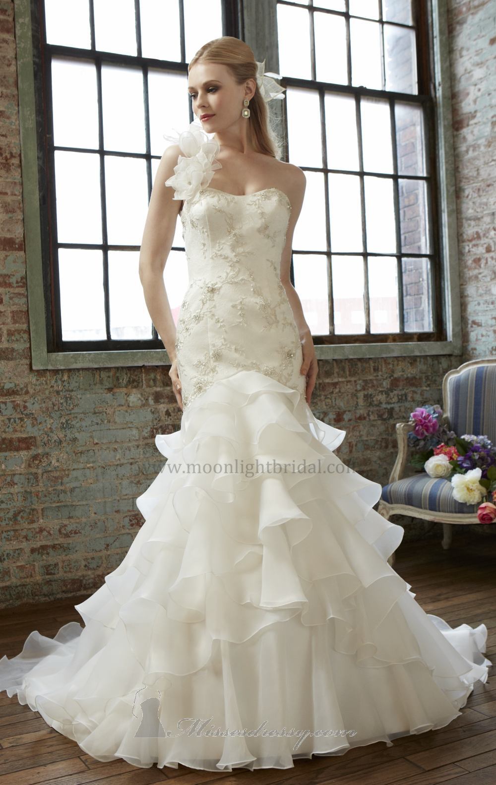 23 Elegant One Shoulder Wedding Dresses 