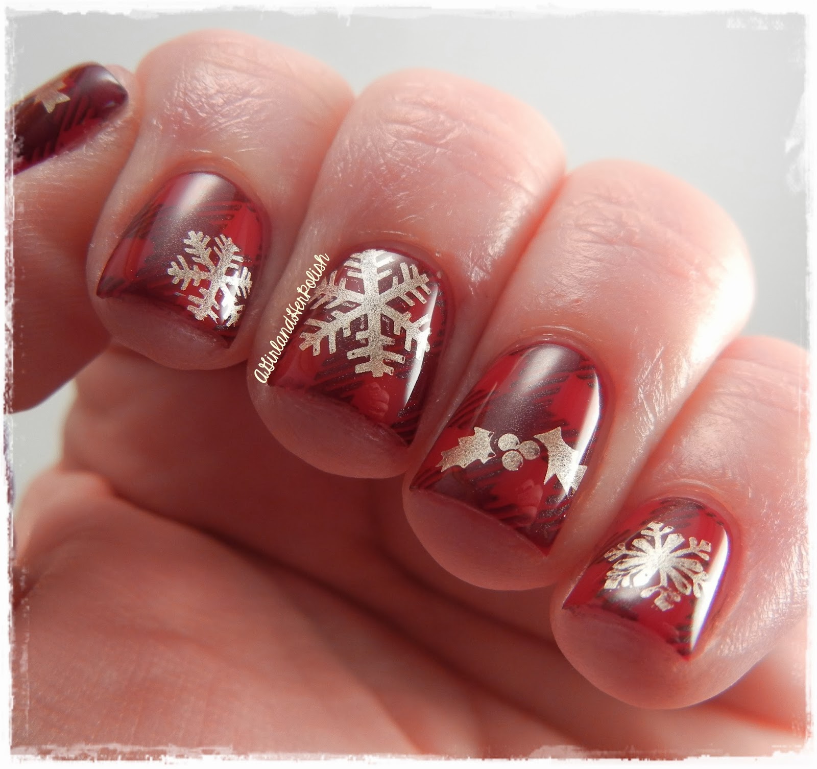 25 Adorable Christmas Nail Art Ideas - Style Motivation