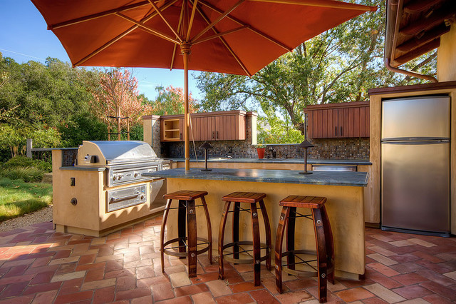 18 Amazing Patio Design Ideas with Outdoor Barbecue - Style Motivation