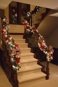 21 Ideas for Christmas Staircase Decorations - Style Motivation