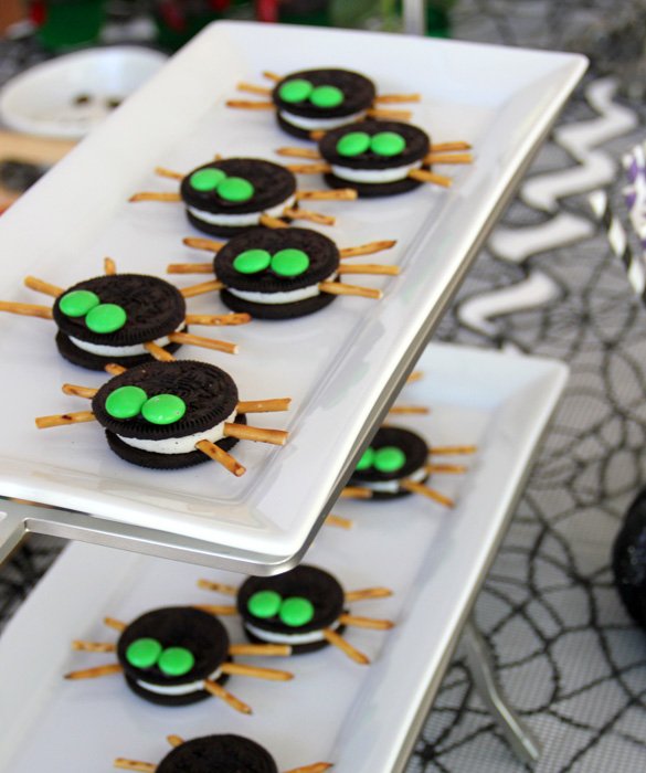 17 Easy And Tasty Halloween Treats To Make With Kids