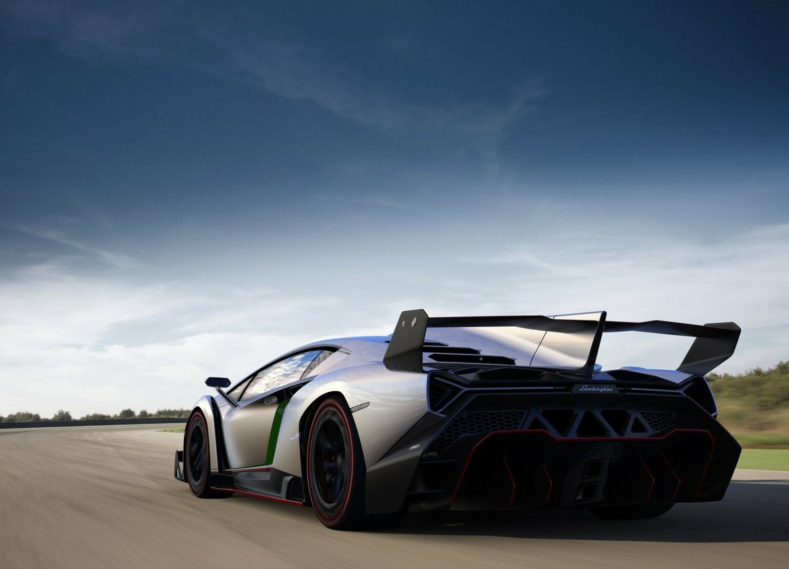 Lamborghini Veneno - Fatal Attraction