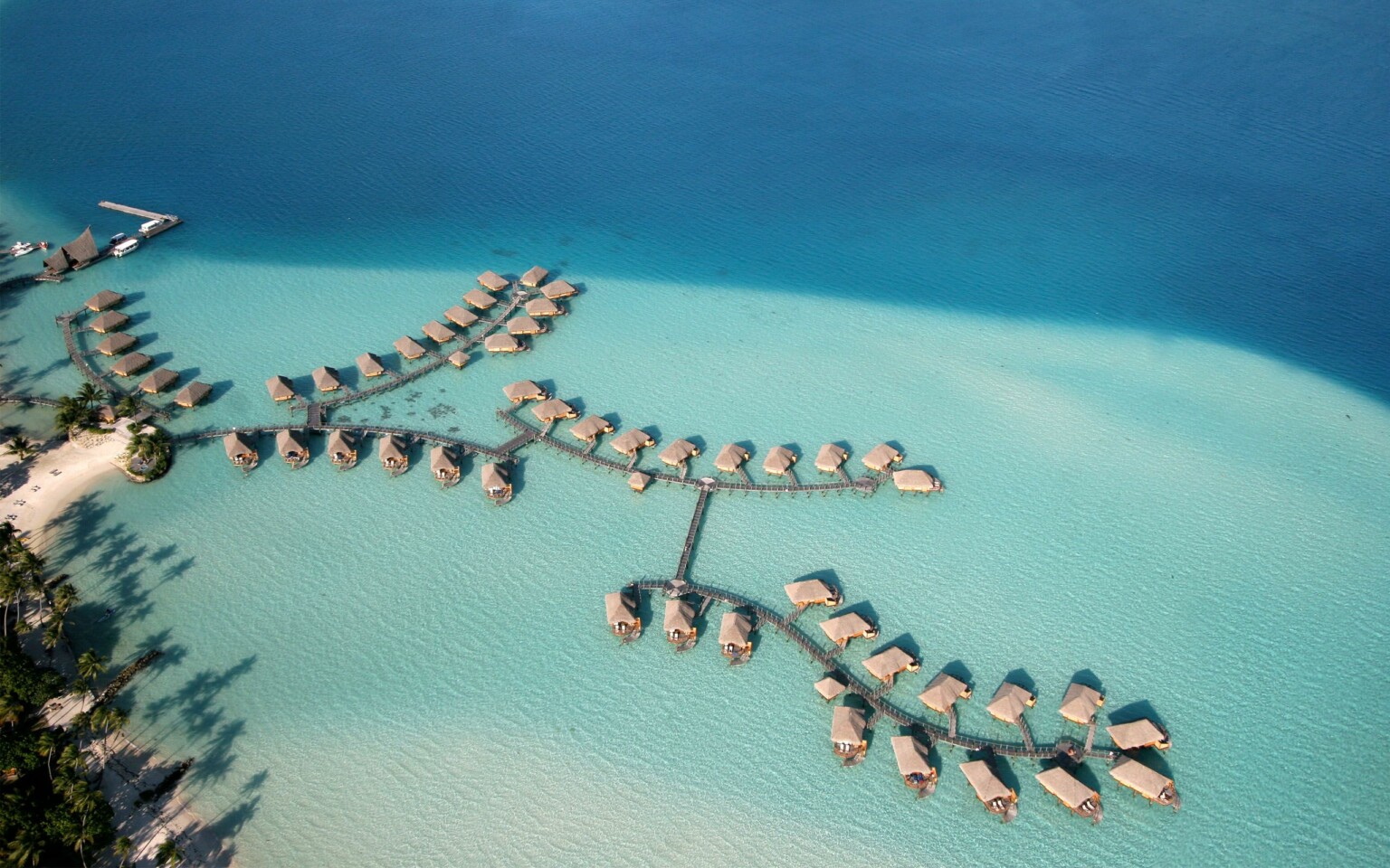 50 Amazing Photos from Bora Bora