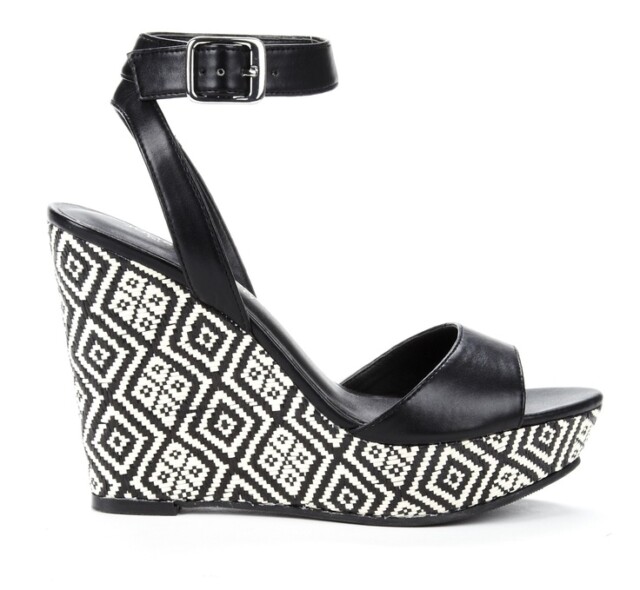 24 Amazing Wedge Sandals for This Summer