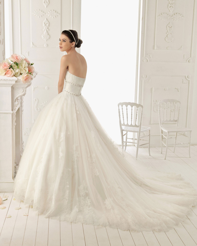 23 Elegant and Glamorous Wedding Dresses