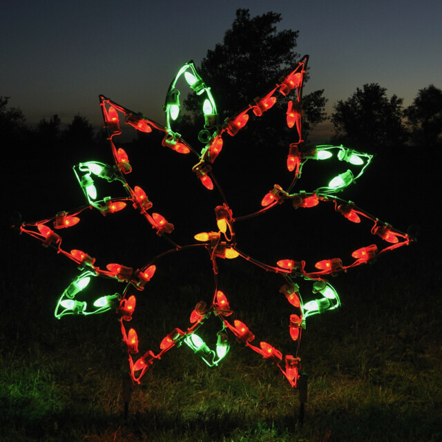 18 Amazing Outdoor Christmas Light Displays