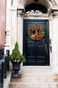 20 Great Christmas Front Door Decorating Ideas