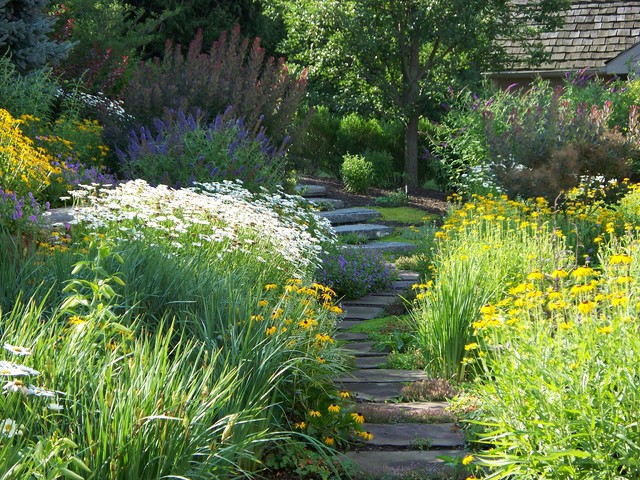 20 Great Ideas for Perfect Garden Path