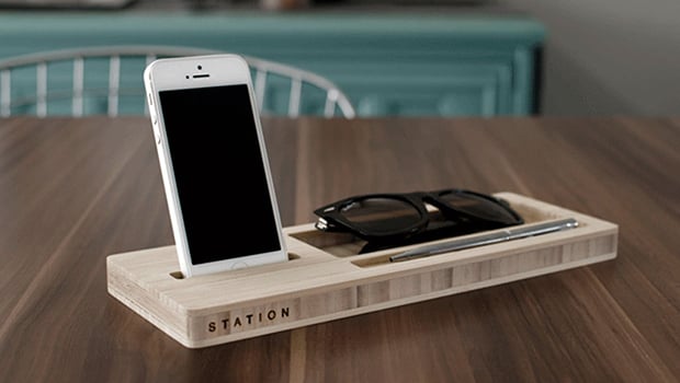 15 Creative Handmade iPhone and iPad Stands - wooden, tablet, station, stand, smartphone, phone, iPhone, iPad, hi tech, gifts, dock, charging