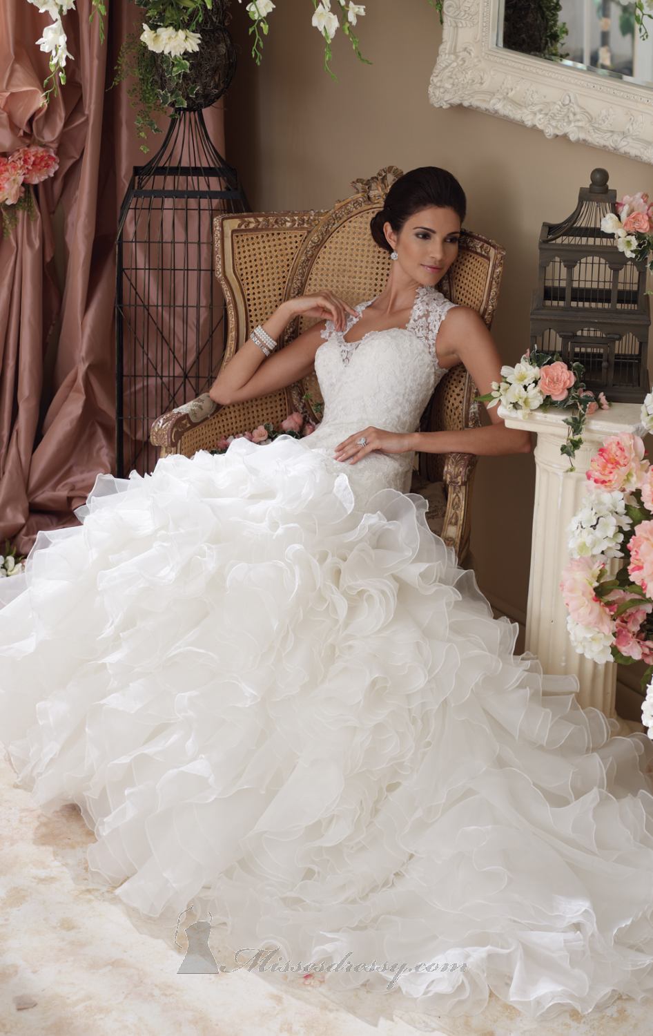 20 Lace Wedding Dresses for Romantic Brides