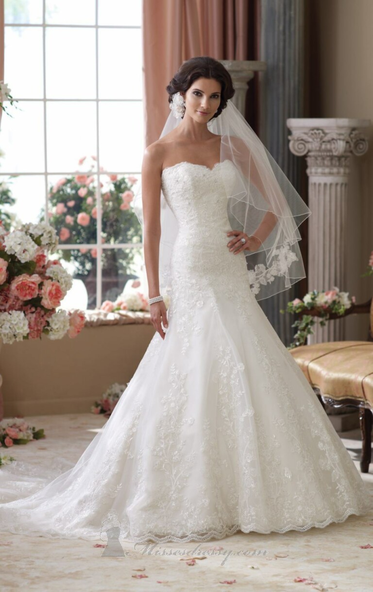 20 Lace Wedding Dresses for Romantic Brides