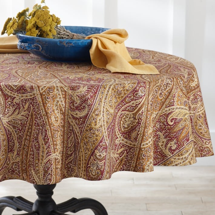 22 Tablecloths for Perfect Table Decoration