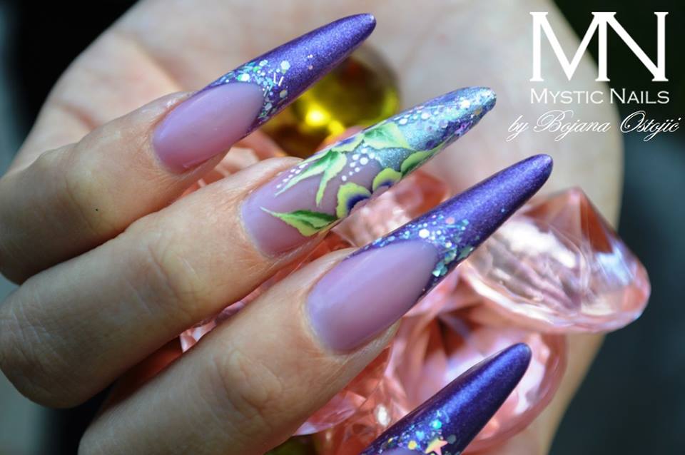 22 Unique and Extravagant Nail Designs