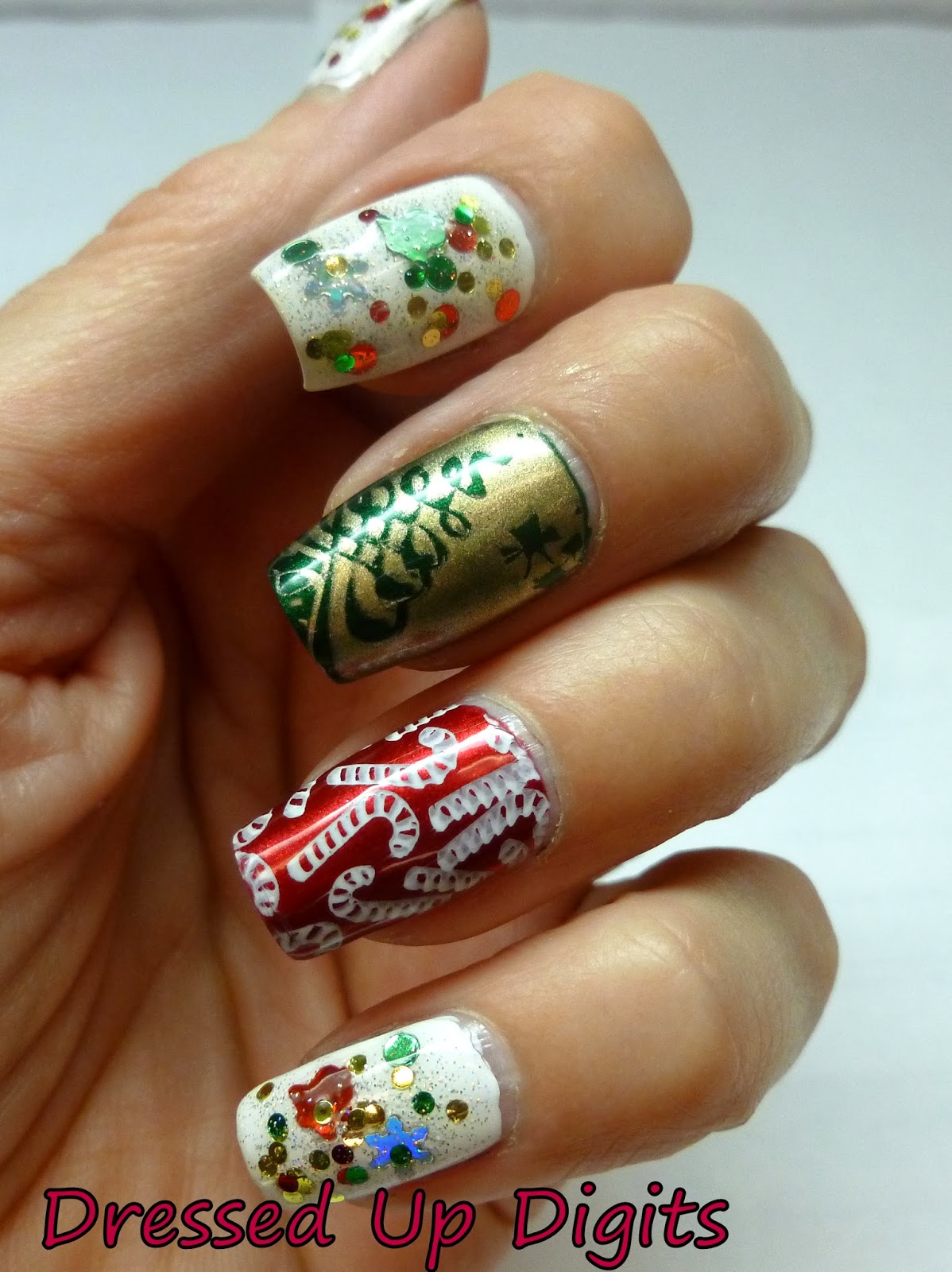 25 Adorable Christmas Nail Art Ideas