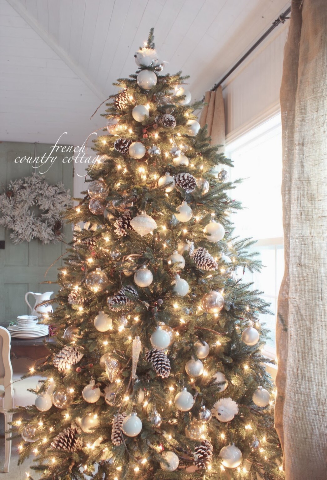 15 Christmas Tree Decoration Ideas that will Make Your Home Adorable