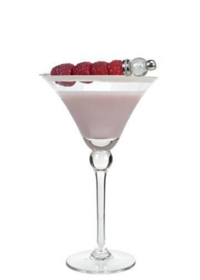 23 Romantic Cocktails for Valentine’s Day