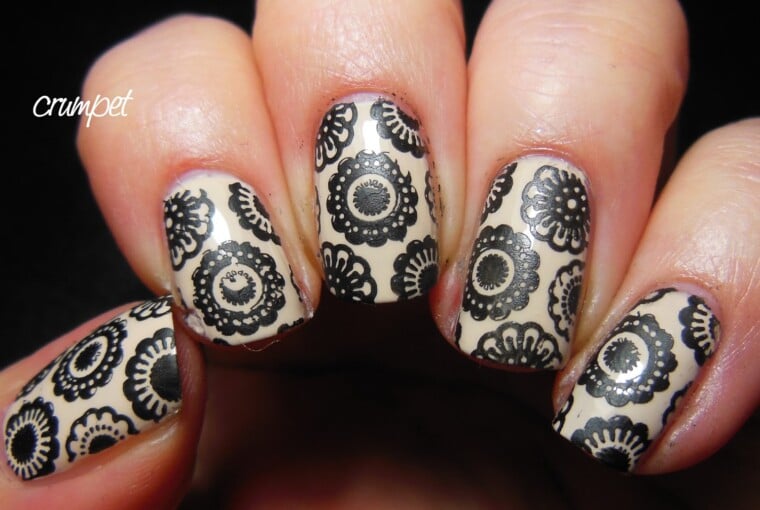 18 Gorgeous Vintage Inspired Nail Art Ideas - vintage nail art, vintage, nail art ideas