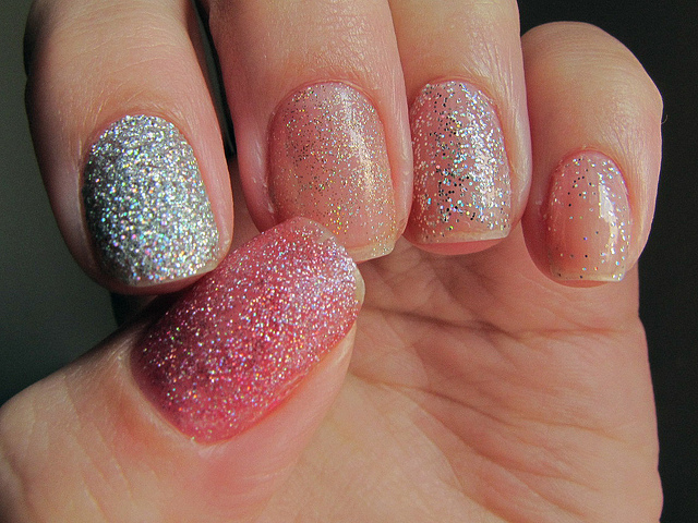 Top 18 Spectacular Glitter Nails With Sparkles