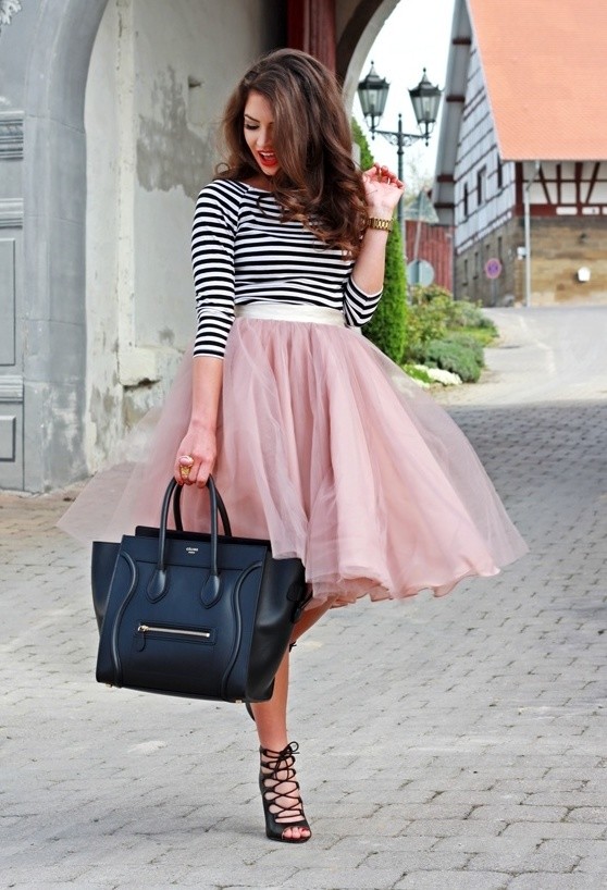 17 Outfit Ideas with Tulle Skirts for Romantic Look - Style Motivation