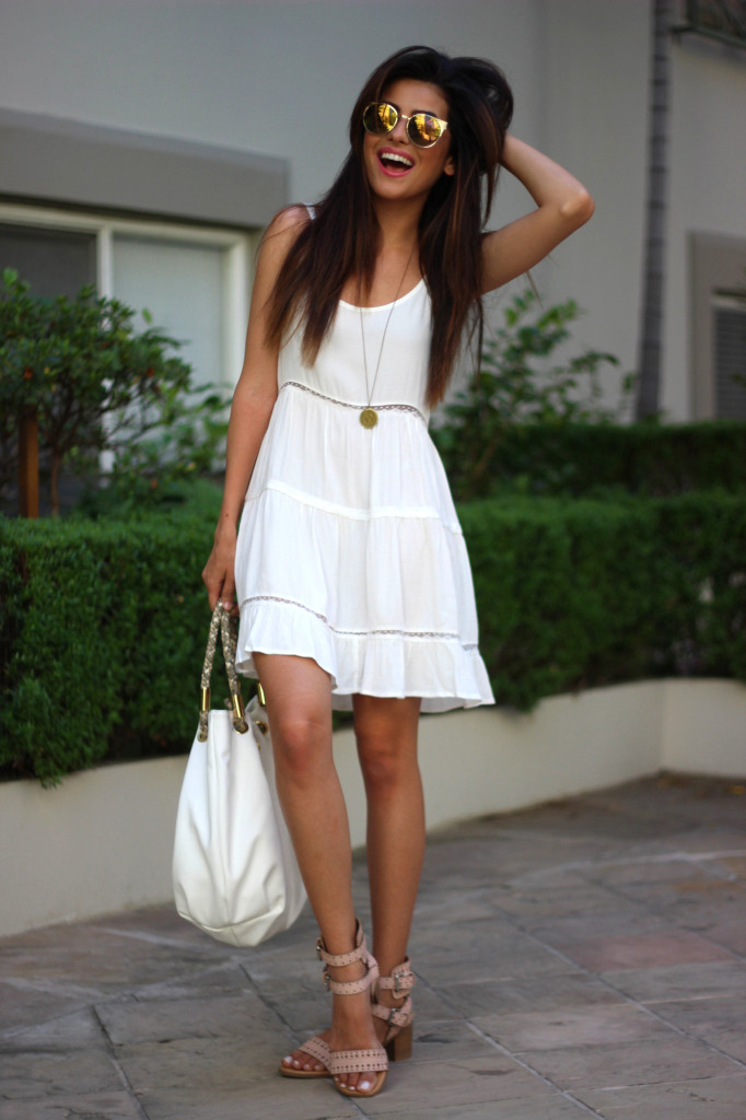 16 Adorable Outfit Ideas with White Dress for Fresh Summer Look