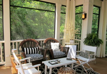 Outdoor Decor: 20 Cozy Porch Ideas to Inspire You - porch design, porch decor, Porch, fall porch decor, cozy porch