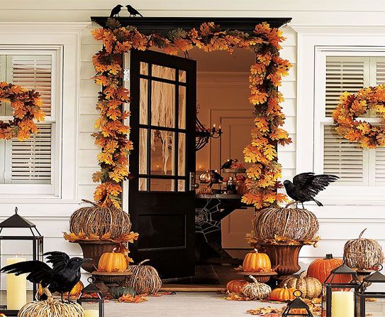 16 Spooky Front Porch Decorating Ideas for Halloween