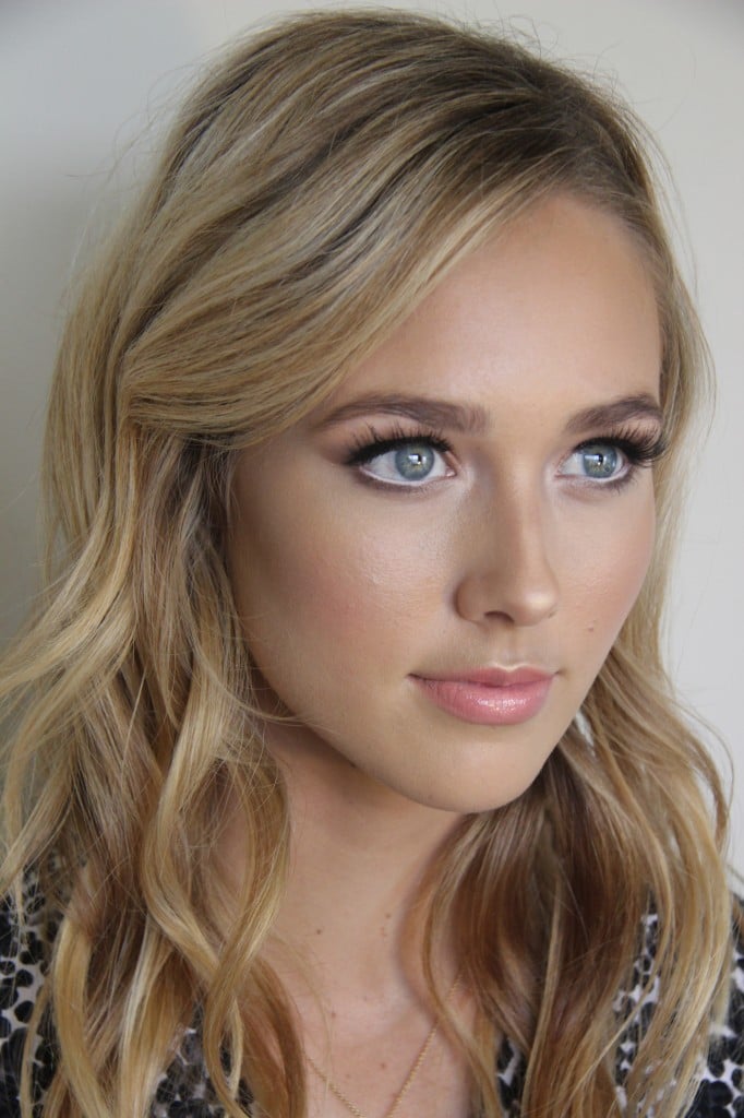 19 Perfect Christmas Makeup Looks