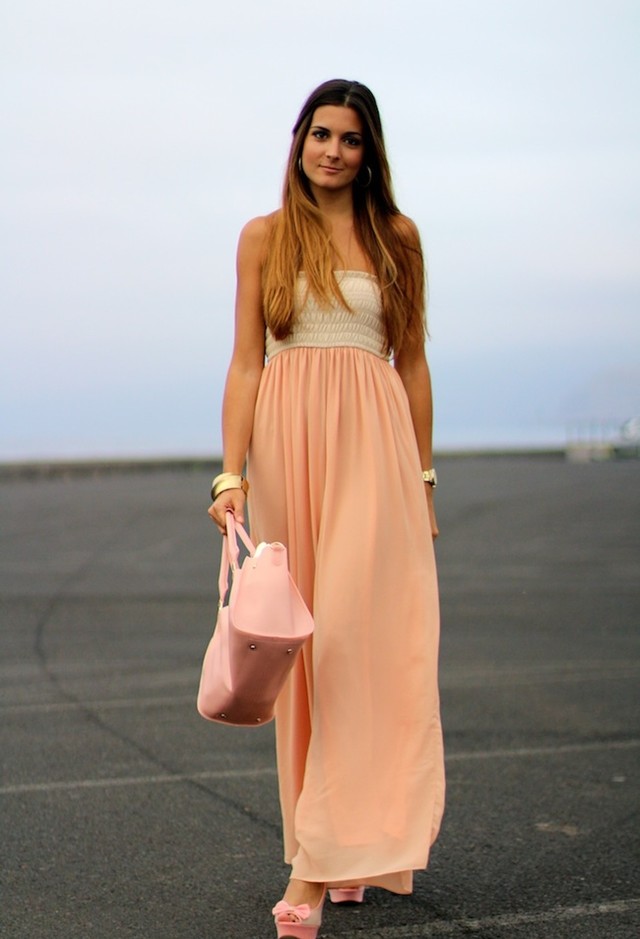 17 Amazing Maxi Dress Outfit Ideas for Summer Days