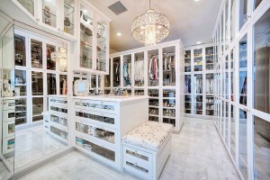 20 Lovely Design and Decor Ideas for Closet