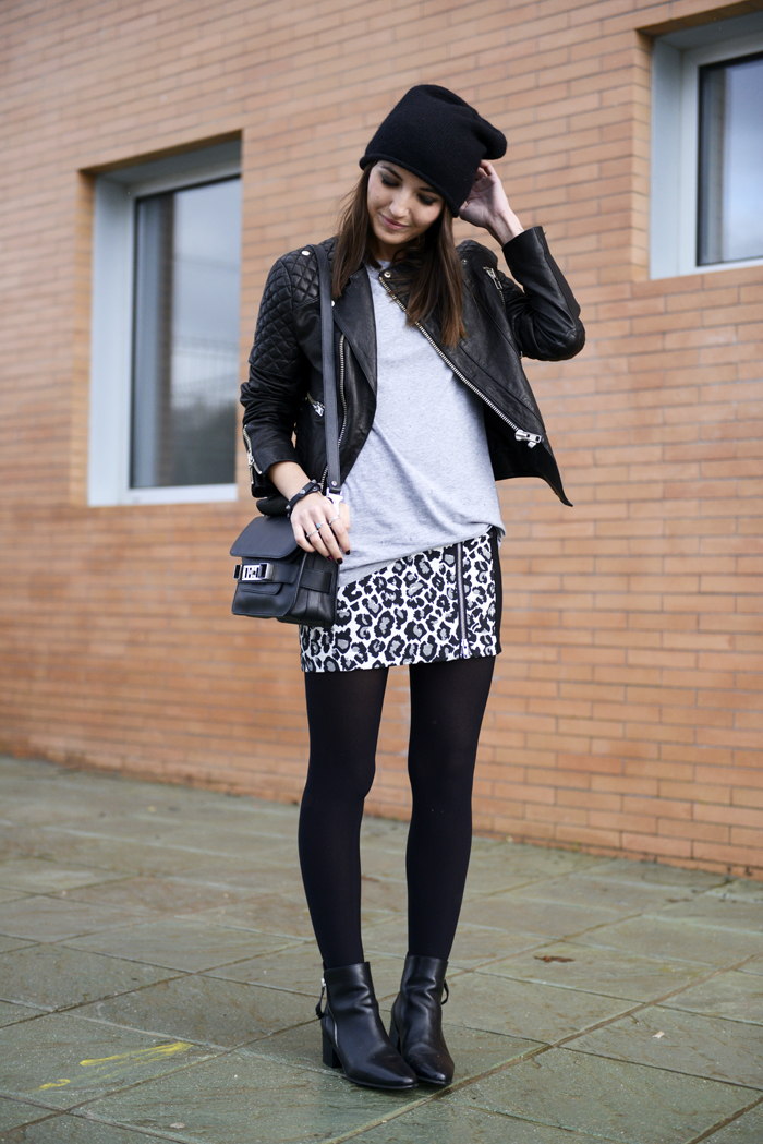 20 Stylish Ways to Style Back Tights for Perfect Winter Outfit