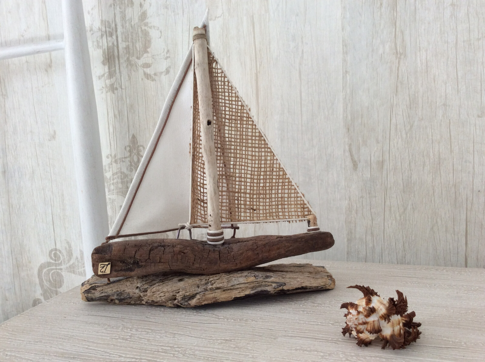 15 Crazy Handmade Driftwood Decorations That You Can Craft For No Cost ...