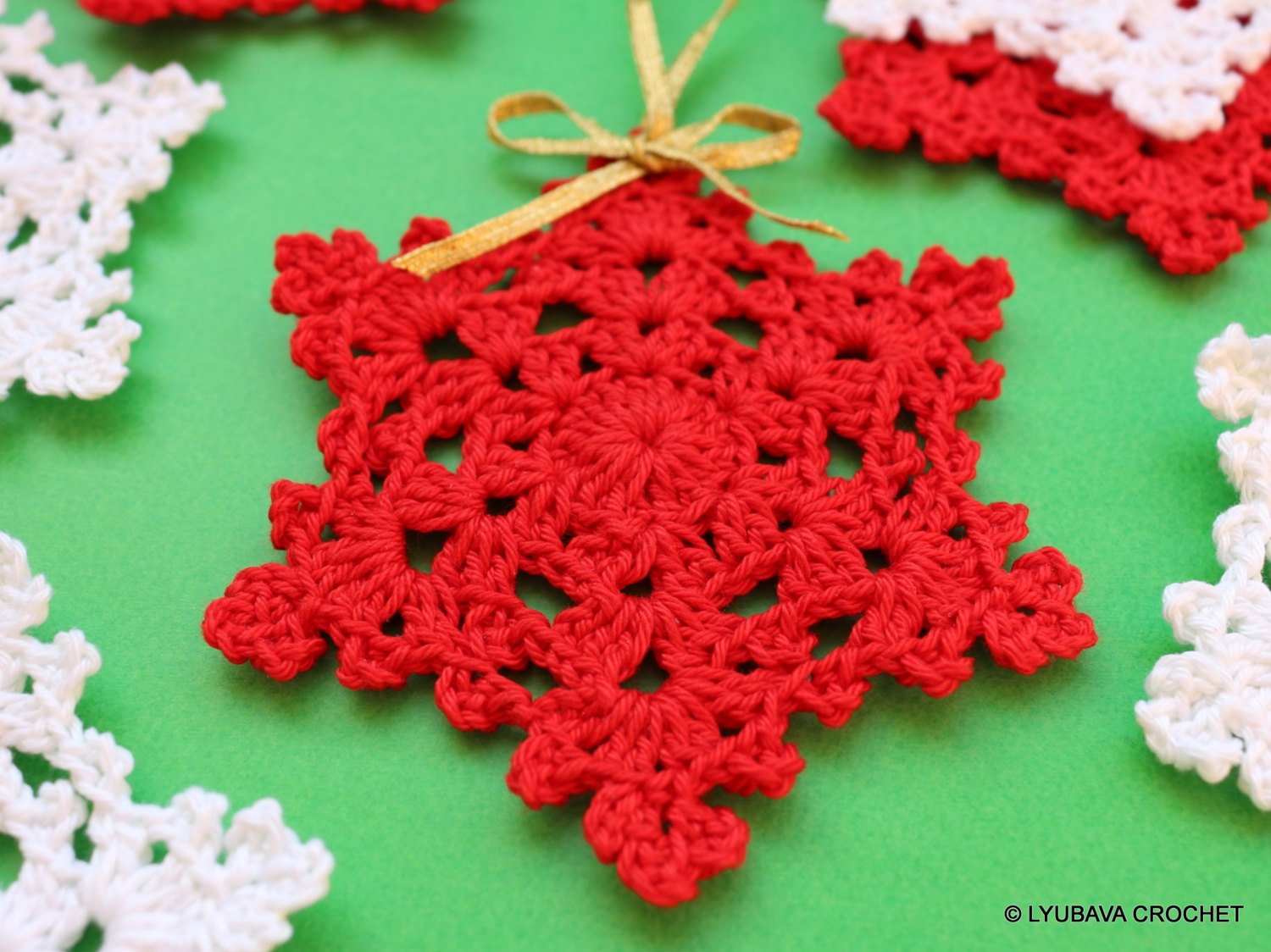 16 Creative DIY Crochet Christmas Ornaments