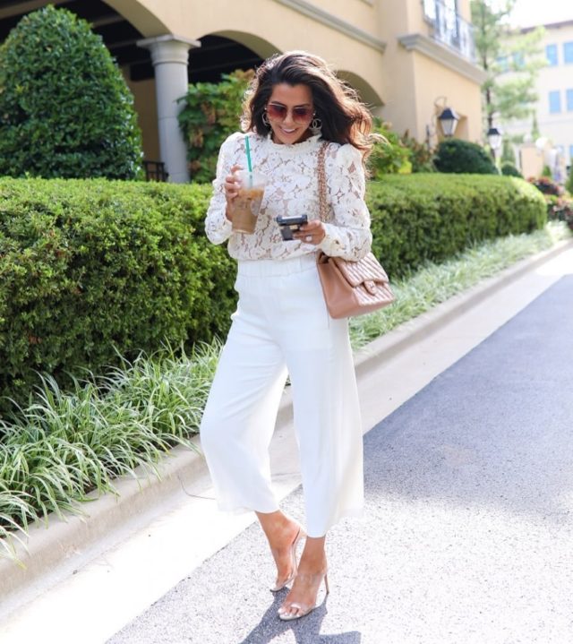 What To Wear With White Jeans – 15 Outfit Ideas