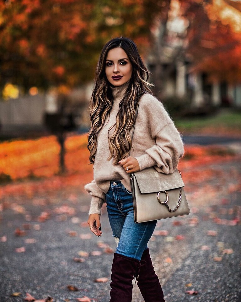 The Coziest Sweater Outfits for Fall