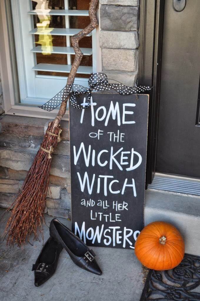 The Wicked Witch Is Home | Scary DIY Halloween Porch Decoration Ideas | vintage halloween porch