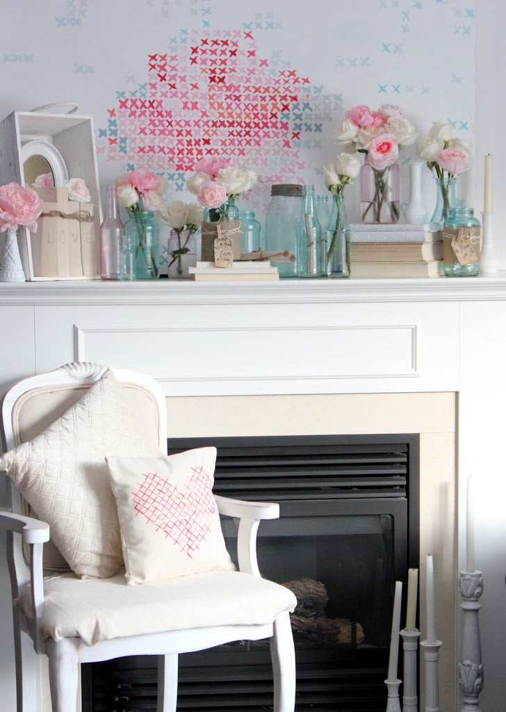 Valentine's Day Mantel Decorations and Ideas - Valentine's Day Mantel decor ideas, Valentine's Day Mantel decor, Valentine's Day Mantel, mantel decoration, diy Valentine's day home decor