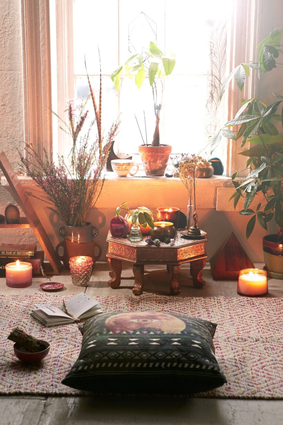 Zen Space: 20 Beautiful Meditation Room Design Ideas