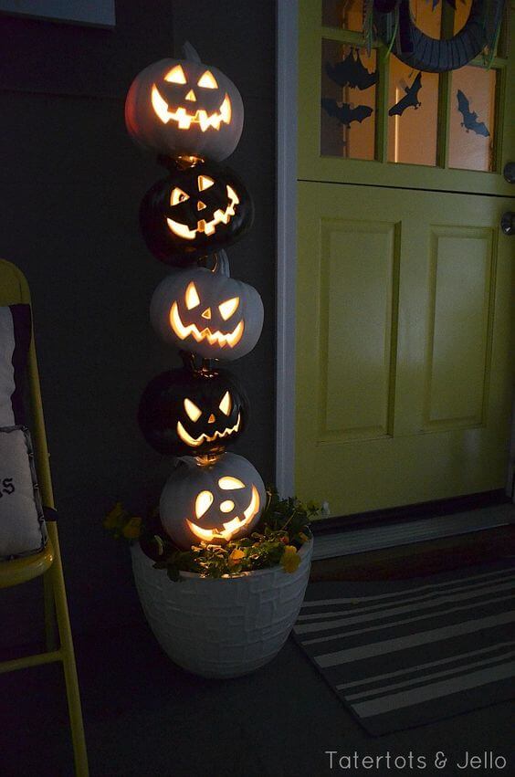Stacked Evil Pumpkins | Scary DIY Halloween Porch Decoration Ideas | vintage halloween porch