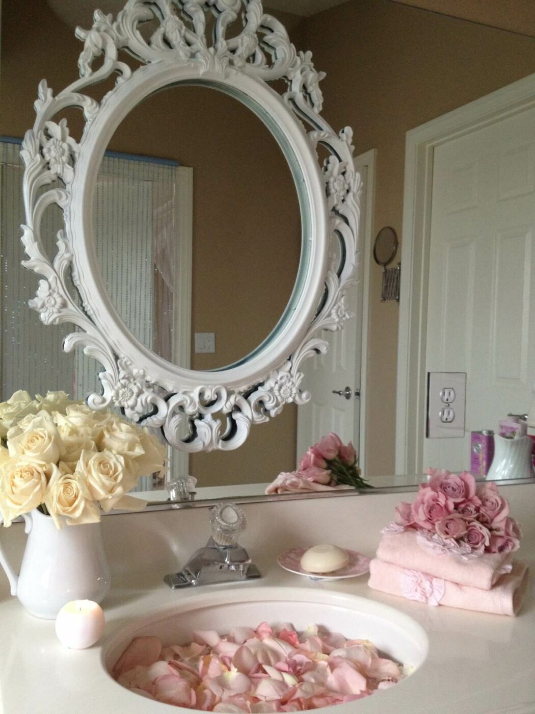 Pretty Vintage Above-Sink Mirror Frame