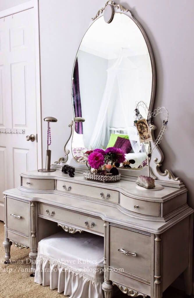 Elegant Multi-Tiered Vanity with Oversized Mirror