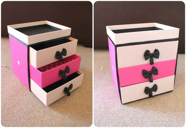 DIY Makeup Organizing Ideas - Make Up Storage - Projects for Makeup Drawer, Box, Storage, Jars and Wall Displays - Cheap Dollar Tree Ideas with Cardboard and Shoebox - Wood Organizers, Tray and Travel Carriers http://diyprojectsforteens.com/diy-makeup-organizing