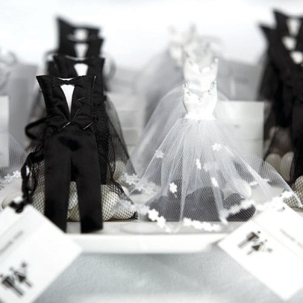 11.Bride and Groom Favor Bags