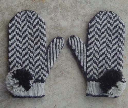 Crochet Herringbone Mittens With Pompoms