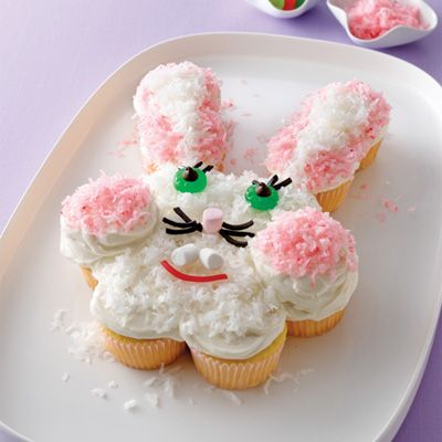 20+ Creative DIY Easter Bunny Cake Recipes --> DIY Pull-apart Bunny Cake