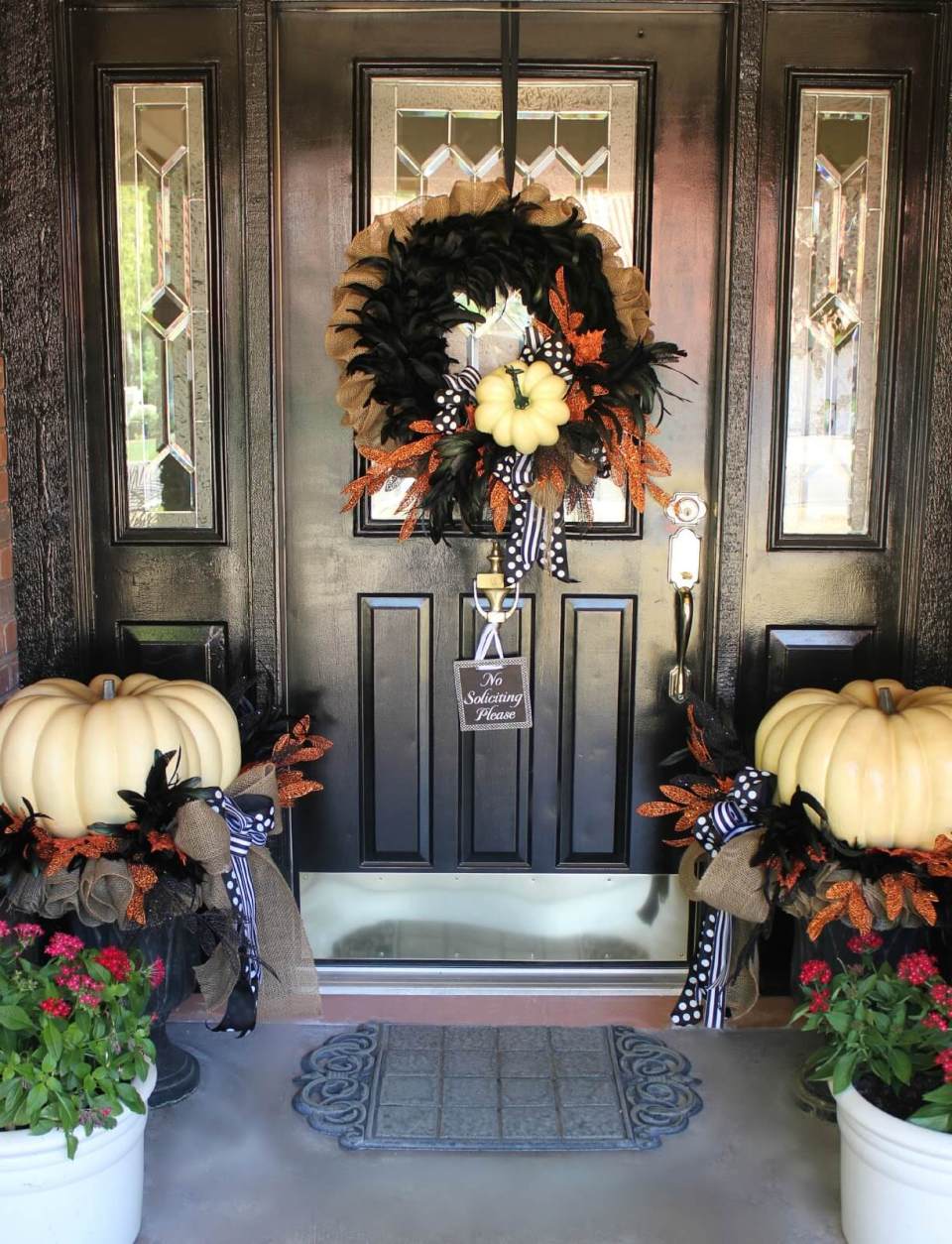 A Refined Halloween Decoration | Scary DIY Halloween Porch Decoration Ideas | vintage halloween porch