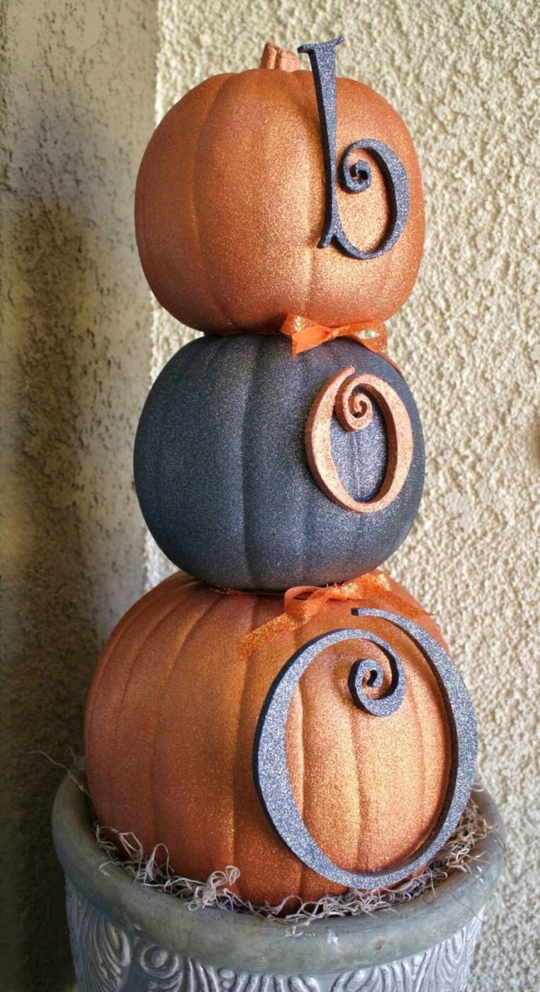 A Pumpkin Snowman? | Scary DIY Halloween Porch Decoration Ideas | vintage halloween porch