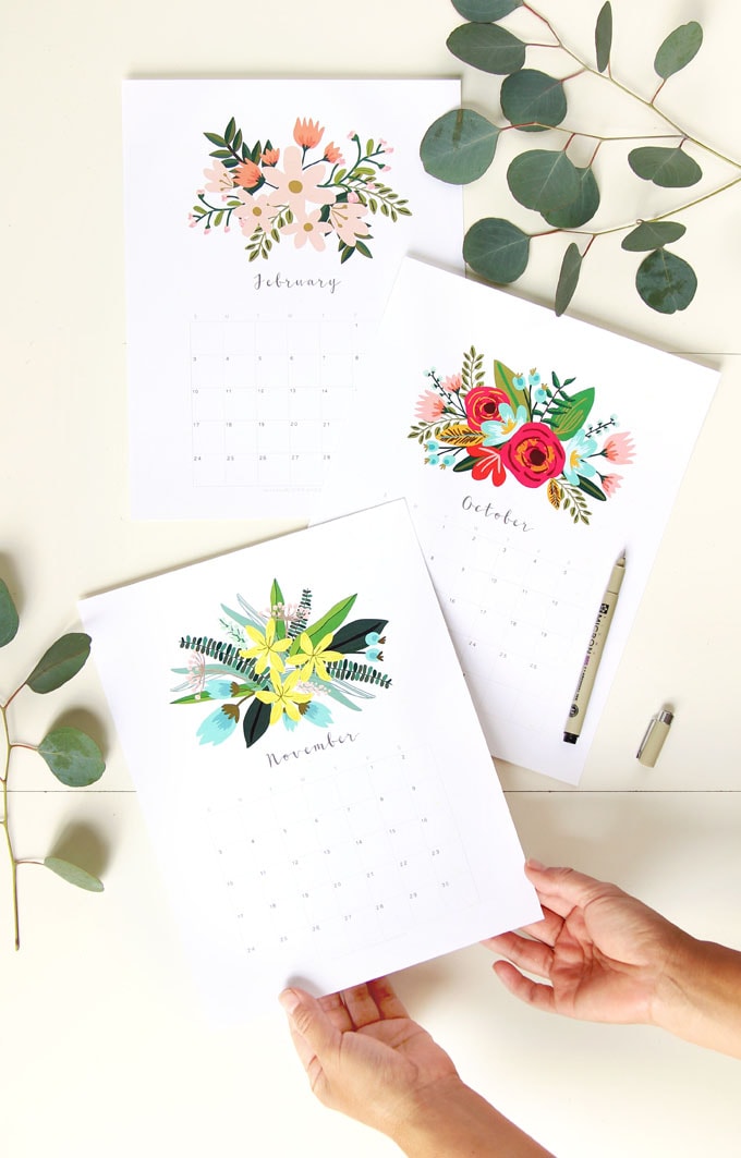 Beautiful floral 2019 calendar & monthly planners with unique painted flowers bouquet designs for each month! Free printable downloads! We also have a gorgeous modern minimal calendar & a 3D calendar ! - A Piece of Rainbow #2019 #calendar #monthlycalendar #2019calendar #calendars #planner #flowers #watercolor #printable #freeprintables #printables #floral #beautiful #newyear