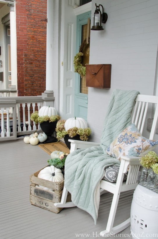 Blanket Porch Display