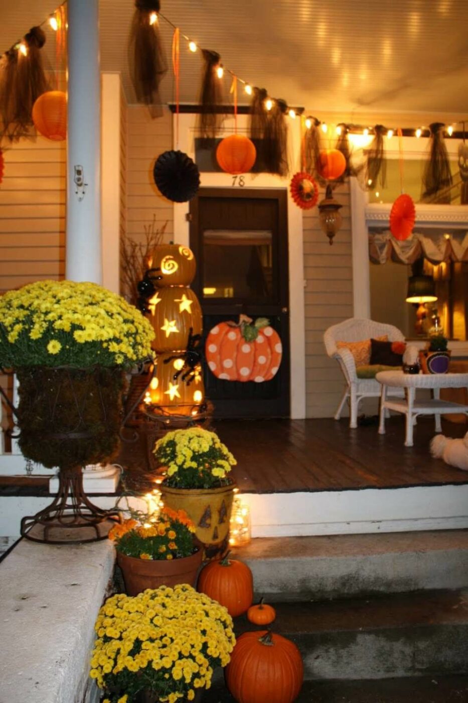 Multi-Layered Halloween Decoration | Scary DIY Halloween Porch Decoration Ideas | vintage halloween porch