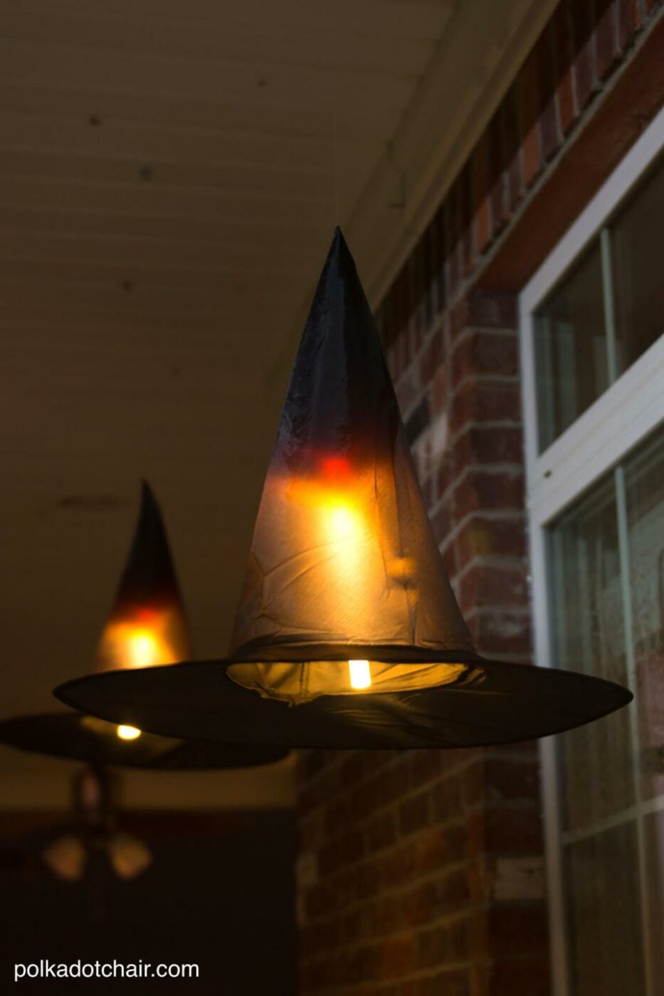  Spooky Floating Hats | Scary DIY Halloween Porch Decoration Ideas | vintage halloween porch